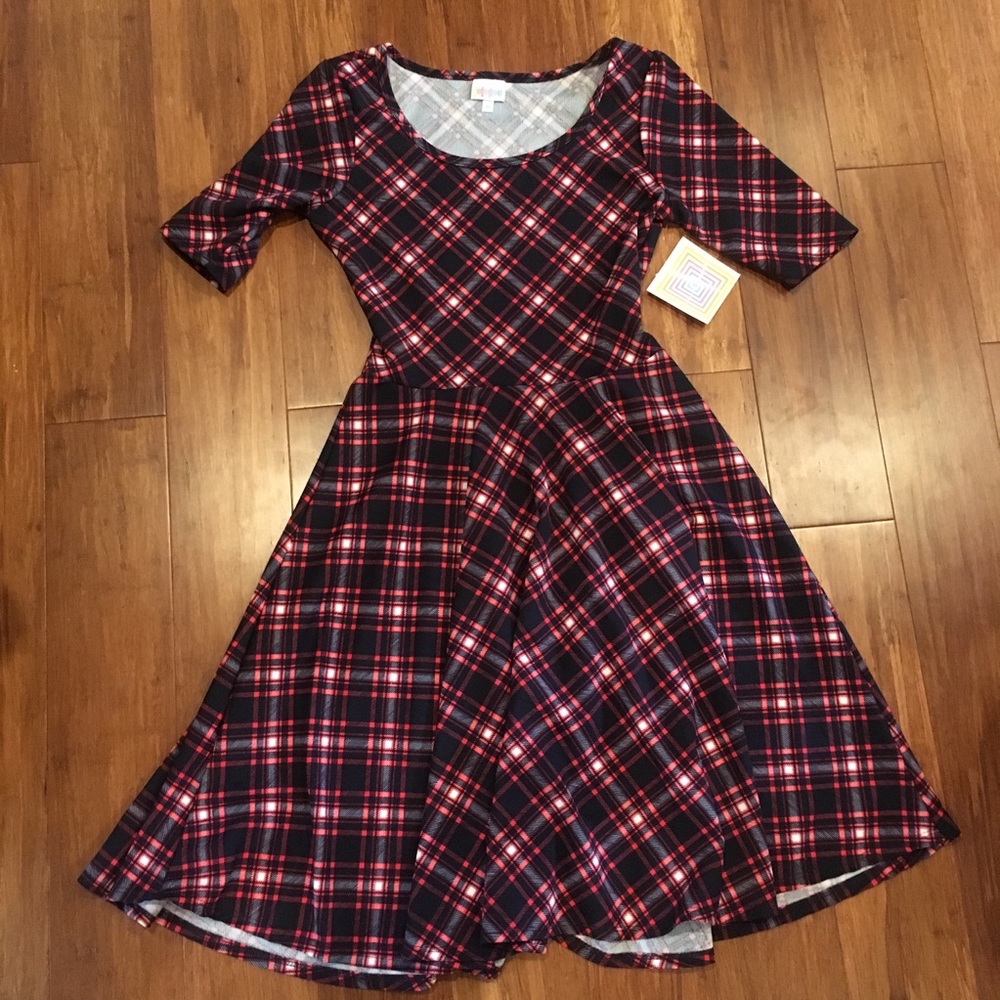 NWT LulaRoe Nicole Dress Medium